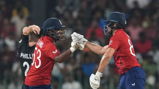England Outmuscle New Zealand in Thrilling Super 8 Clash, Keep Pakistan Alive