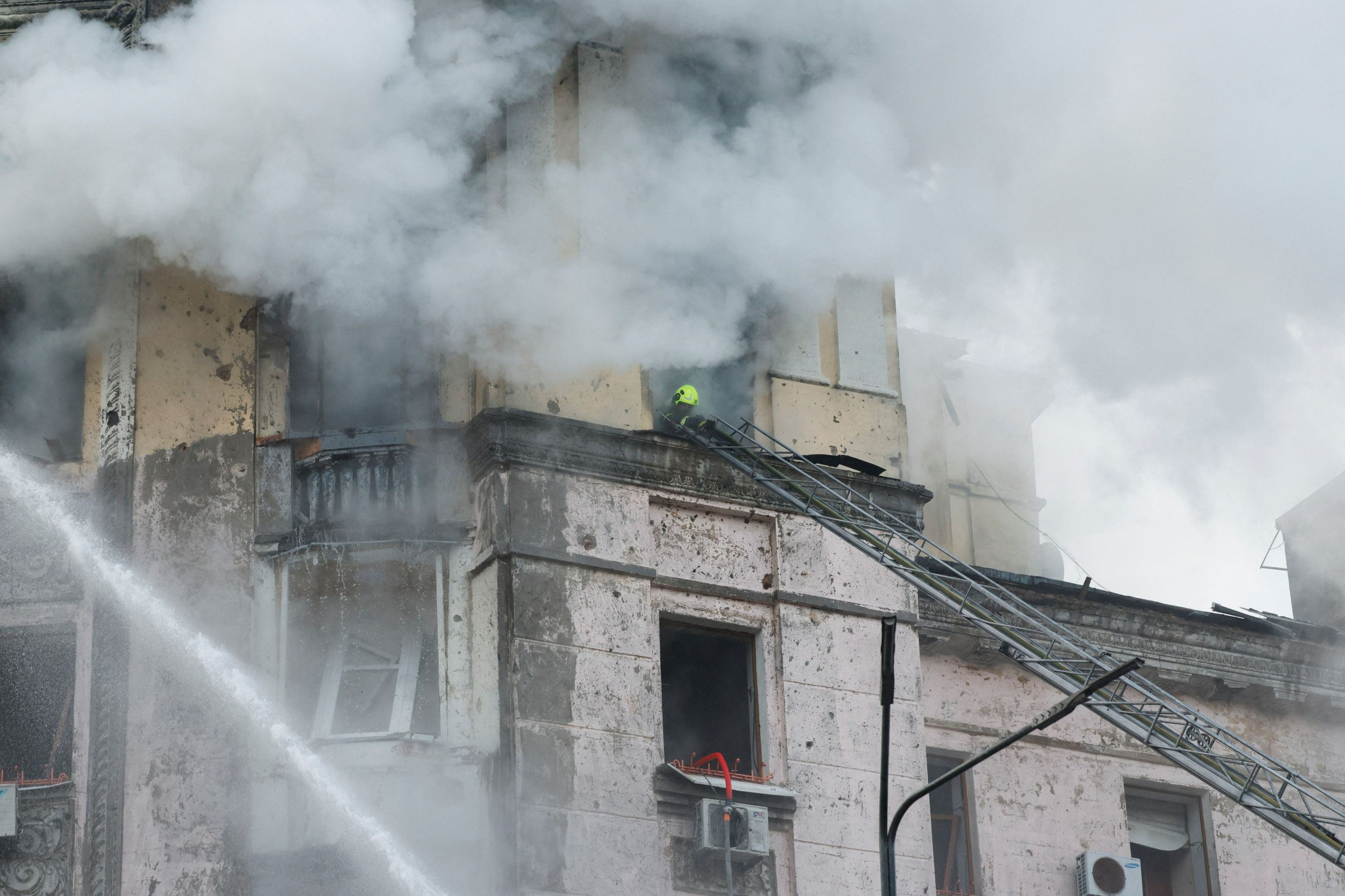 Russia Launches Missile Strikes on Kyiv and Other Ukrainian Cities