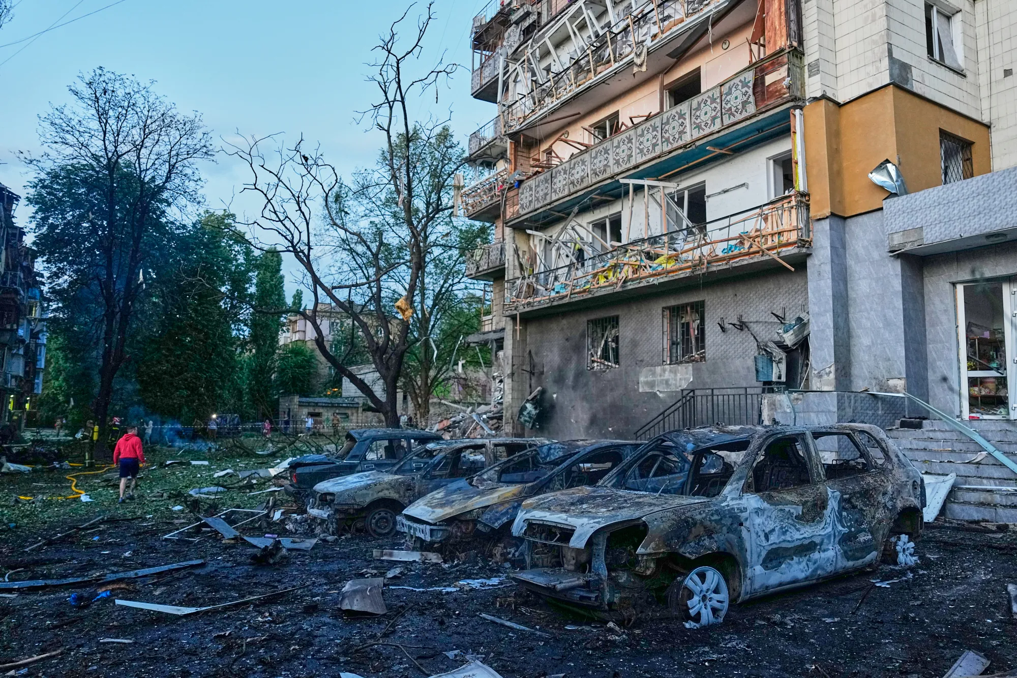 Russia Launches Ballistic Missile Attack on Kyiv, One Killed and Eight Injured