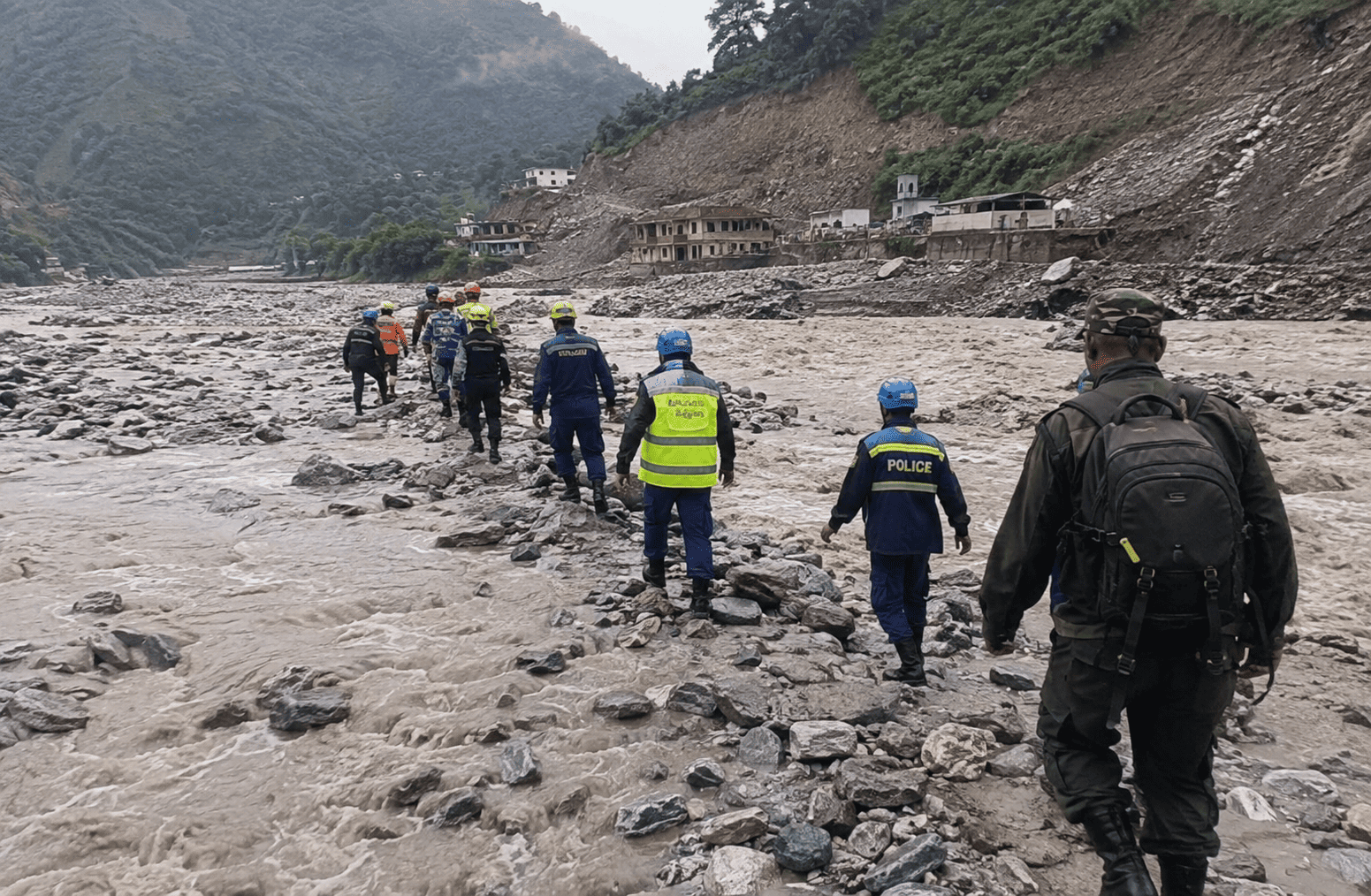Foreign Teams Join Search as Trapped Workers Remain Out of Reach After a Week
