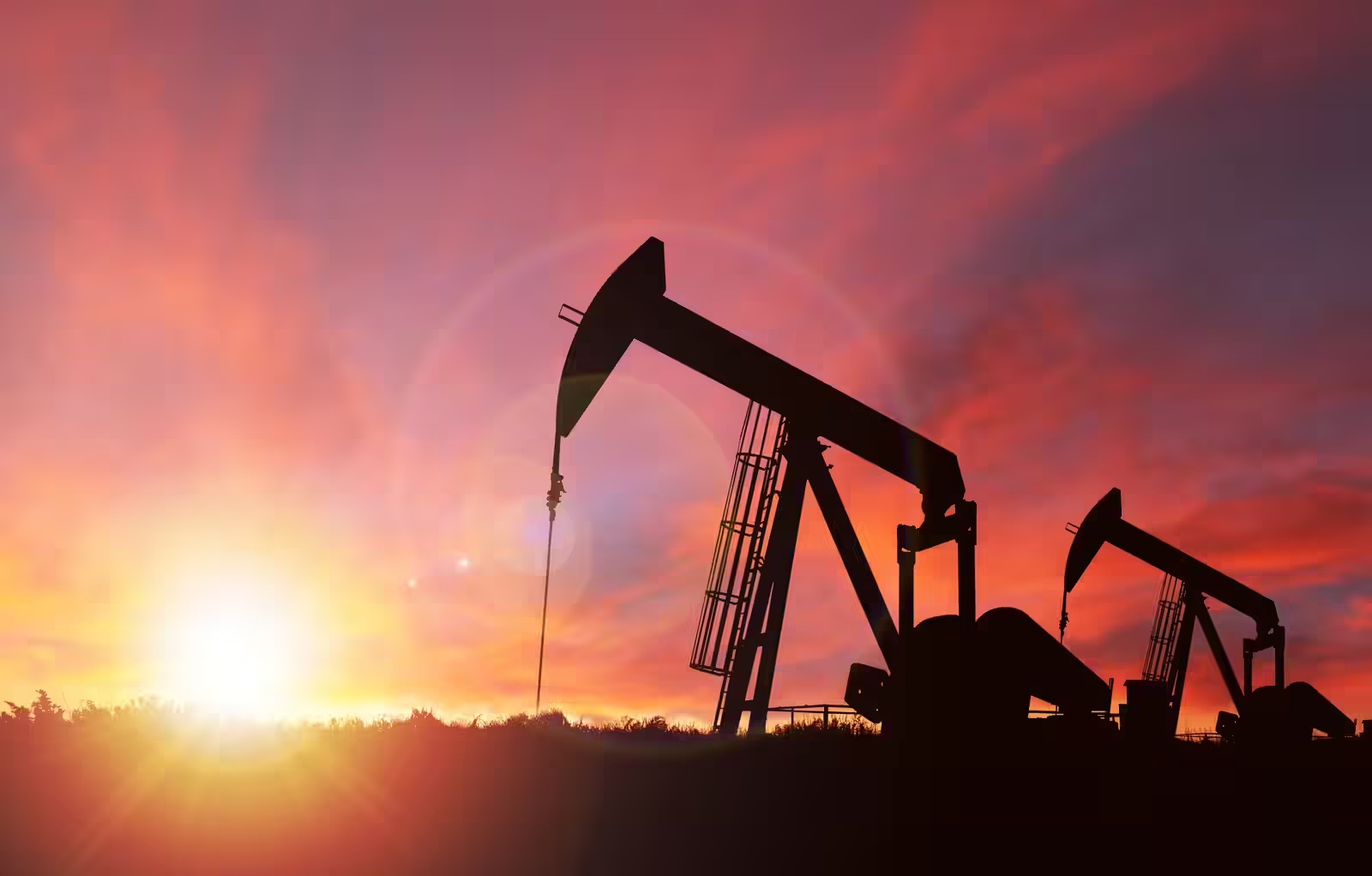 Oil Prices Fall Sharply Amid Hopes of US-Iran Peace Talks