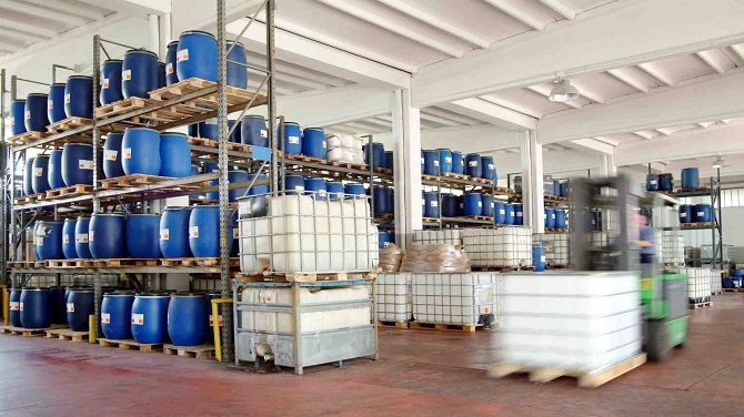 Benefits of Chemical Wholesalers for Liquid and Powder Chemical Packaging